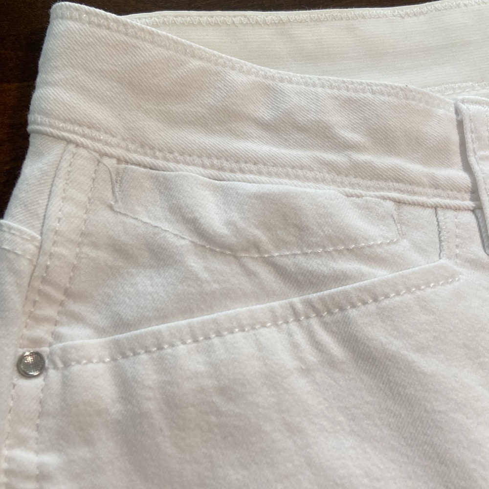 Sale! Chico's So Slimming White Denim Jeans. size Small/4 (Chico size 0). - Picture 11 of 11